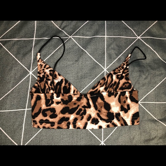 Cute Leopard print crop top, barley used in great condition!! - Picture 2 of 2